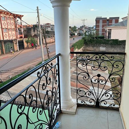 Appartement Moderne De 120M2 , Dote De Cameras De Surveying Et Situe A Maetur Nkomo, Un Quartier Residentiel Yaoundé Eksteriør bilde