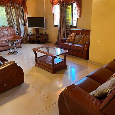 Appartement Moderne De 120M2 , Dote De Cameras De Surveying Et Situe A Maetur Nkomo, Un Quartier Residentiel Yaoundé Eksteriør bilde