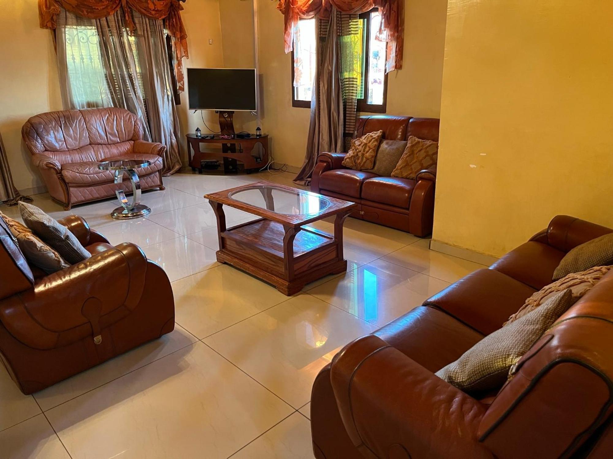 Appartement Moderne De 120M2 , Dote De Cameras De Surveying Et Situe A Maetur Nkomo, Un Quartier Residentiel Yaoundé Eksteriør bilde